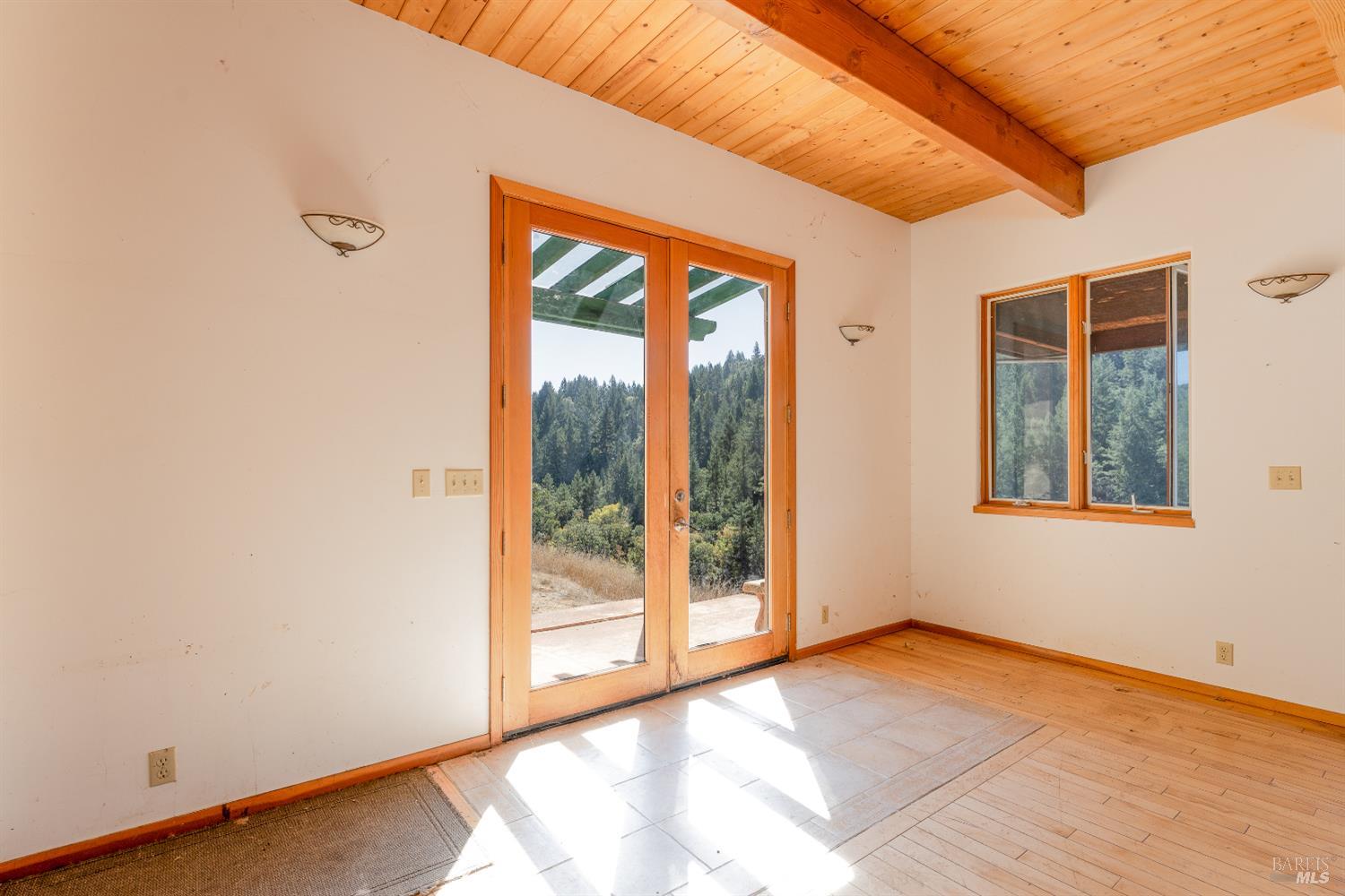 Detail Gallery Image 3 of 53 For 4070 Williams Ranch Rd, Willits,  CA 95490 - 2 Beds | 2 Baths