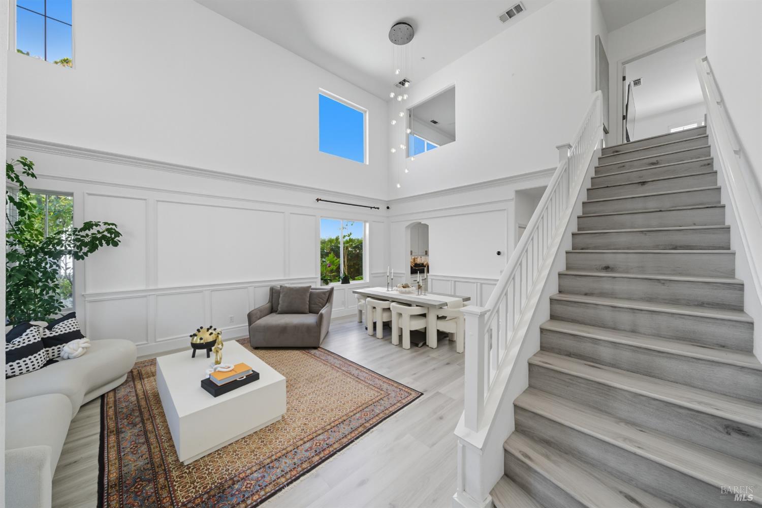 Detail Gallery Image 4 of 73 For 42 Waterbury Ln, Novato,  CA 94949 - 3 Beds | 2/1 Baths