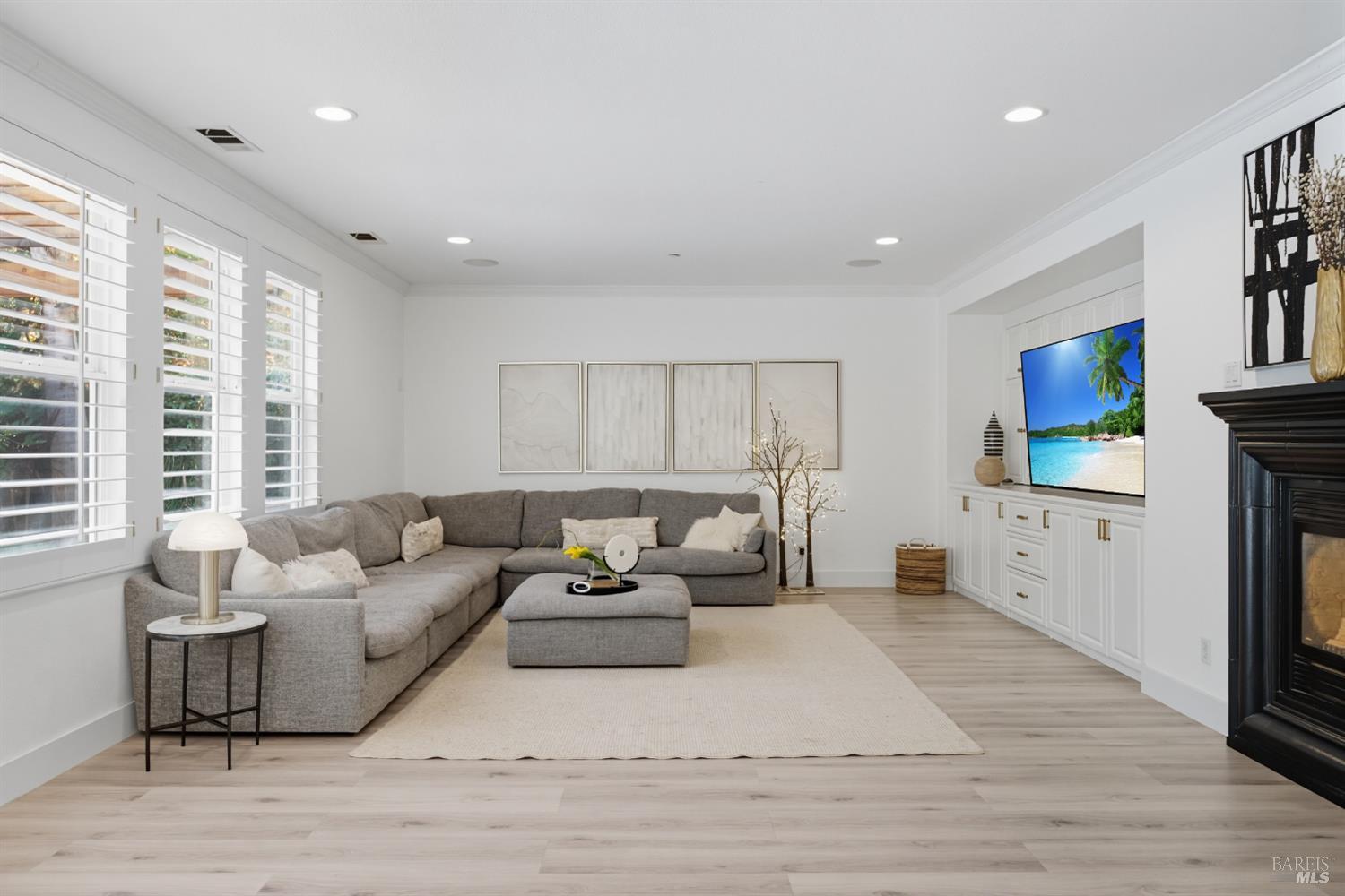 Detail Gallery Image 21 of 73 For 42 Waterbury Ln, Novato,  CA 94949 - 3 Beds | 2/1 Baths