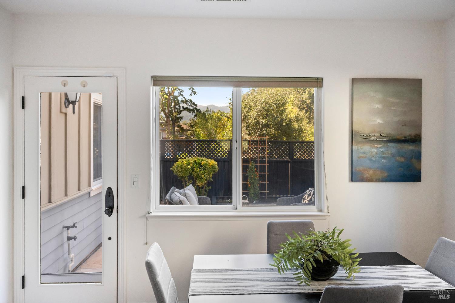 Detail Gallery Image 9 of 31 For 7 Illes Ct, Novato,  CA 94945 - 3 Beds | 2 Baths