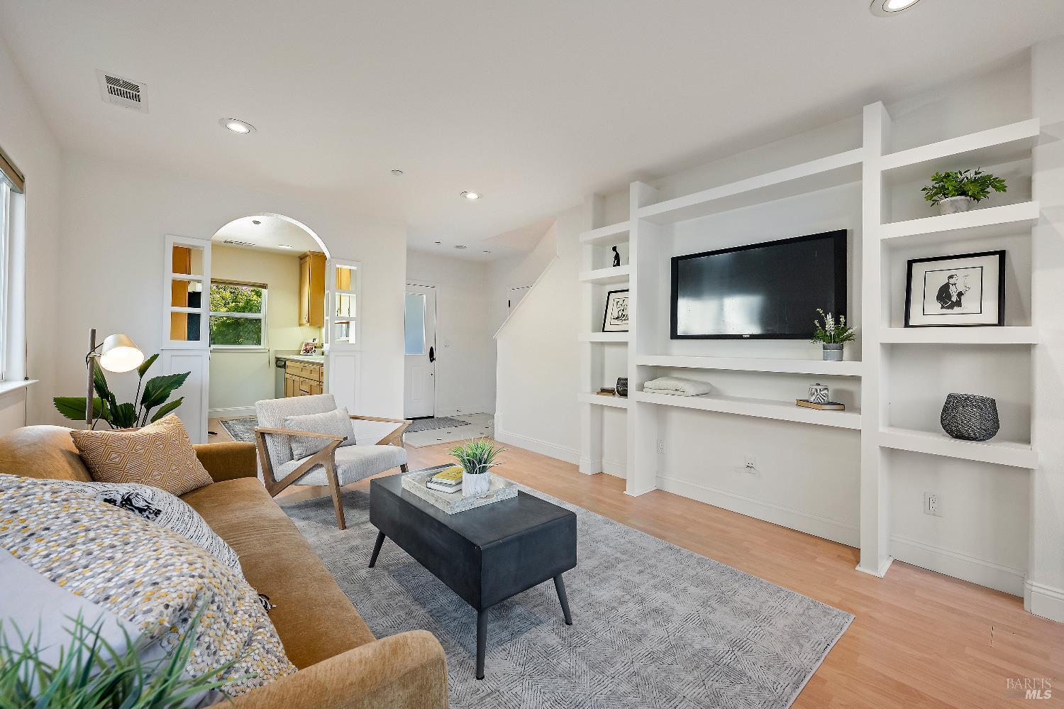 Detail Gallery Image 12 of 31 For 7 Illes Ct, Novato,  CA 94945 - 3 Beds | 2 Baths