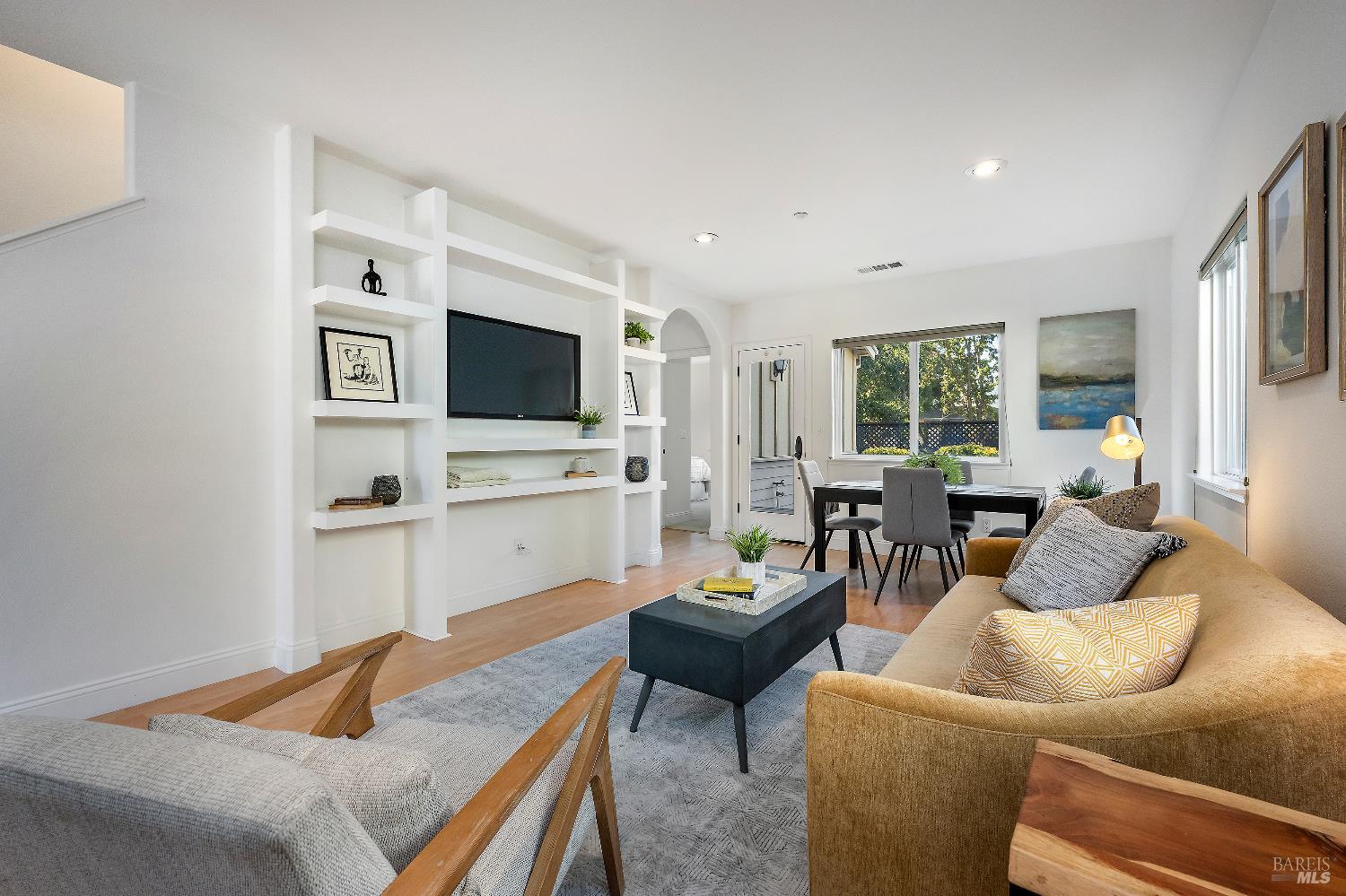 Detail Gallery Image 7 of 31 For 7 Illes Ct, Novato,  CA 94945 - 3 Beds | 2 Baths