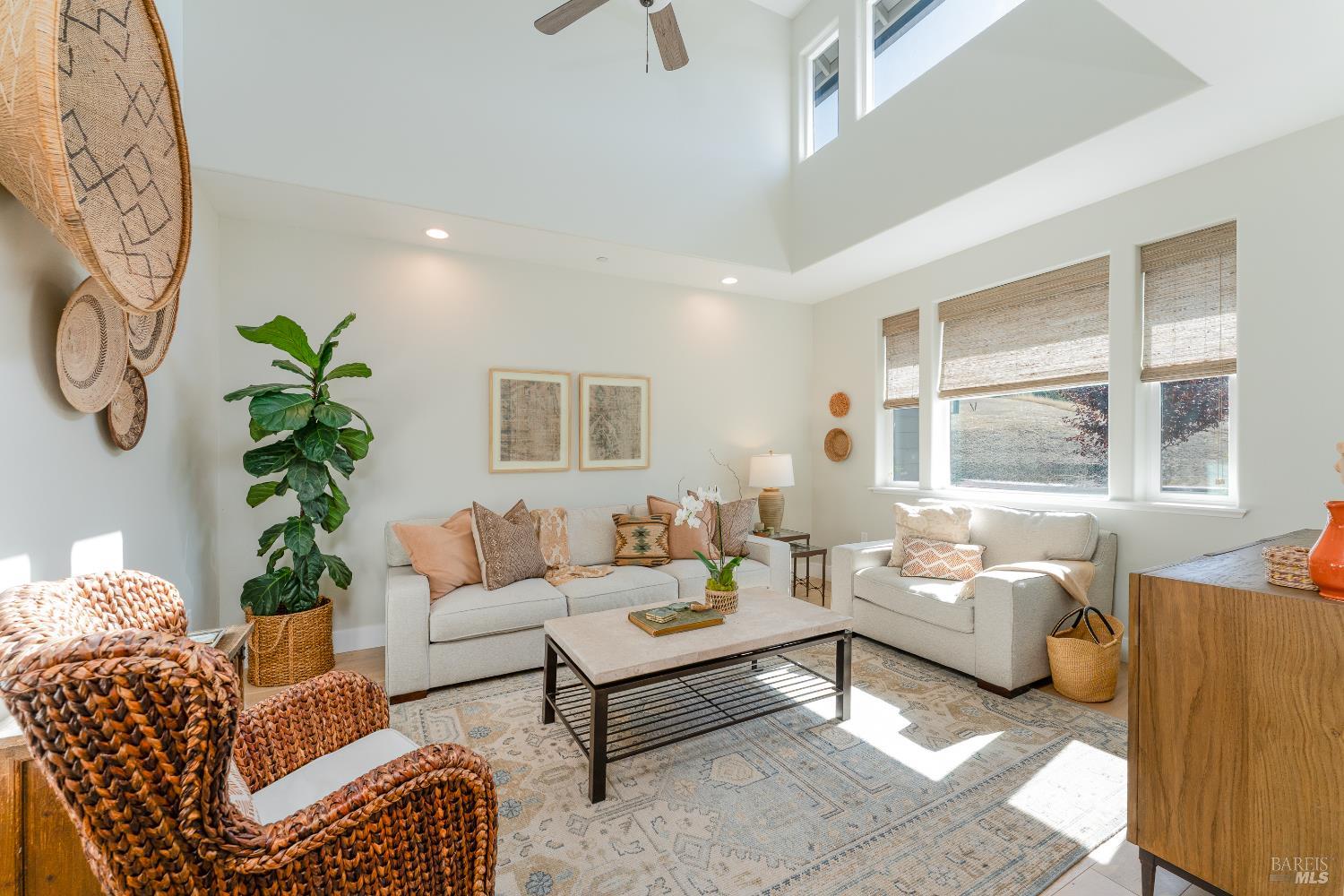 Detail Gallery Image 5 of 52 For 2412 Celestin Ct, Ukiah,  CA 95482 - 4 Beds | 4 Baths