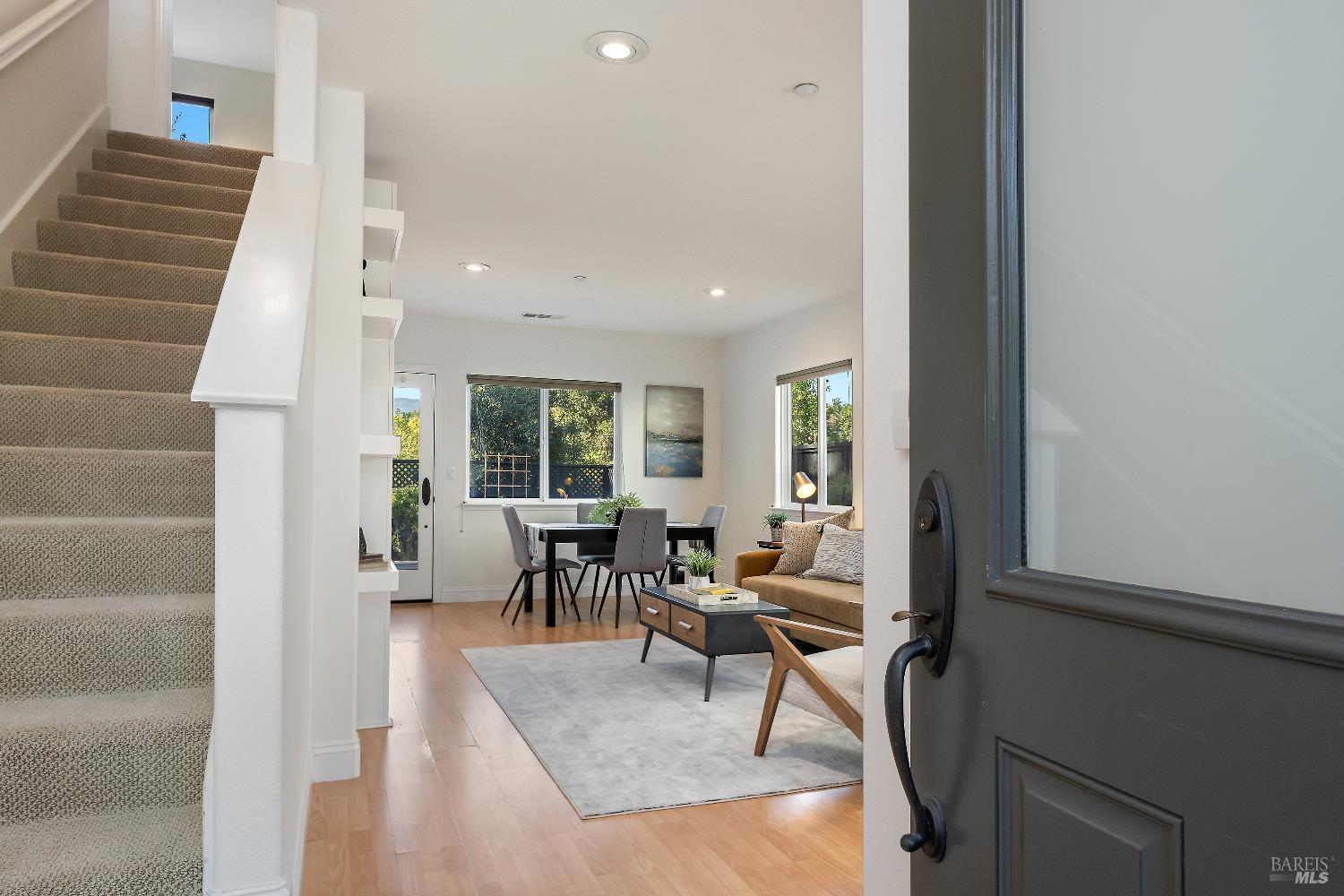 Detail Gallery Image 4 of 31 For 7 Illes Ct, Novato,  CA 94945 - 3 Beds | 2 Baths