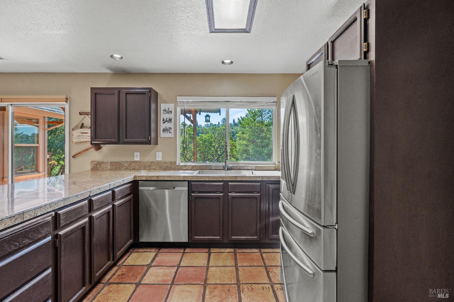 Detail Gallery Image 5 of 30 For 1500 Woodway Ln, Redwood Valley,  CA 95470 - 3 Beds | 2 Baths