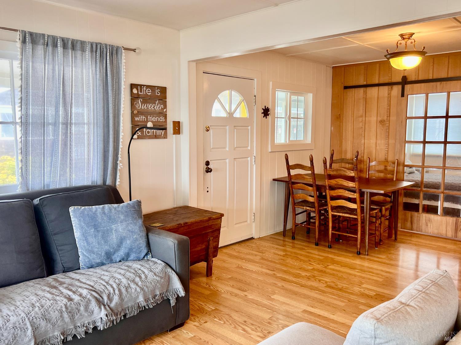 Detail Gallery Image 10 of 30 For 75 Ocean View Ave, Dillon Beach,  CA 94929 - 3 Beds | 2 Baths