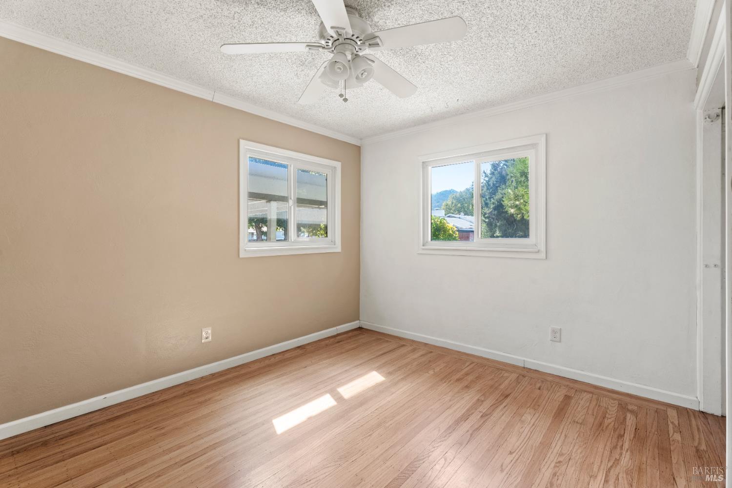 Detail Gallery Image 12 of 16 For 566 Stella Dr, Ukiah,  CA 95482 - 4 Beds | 1/1 Baths