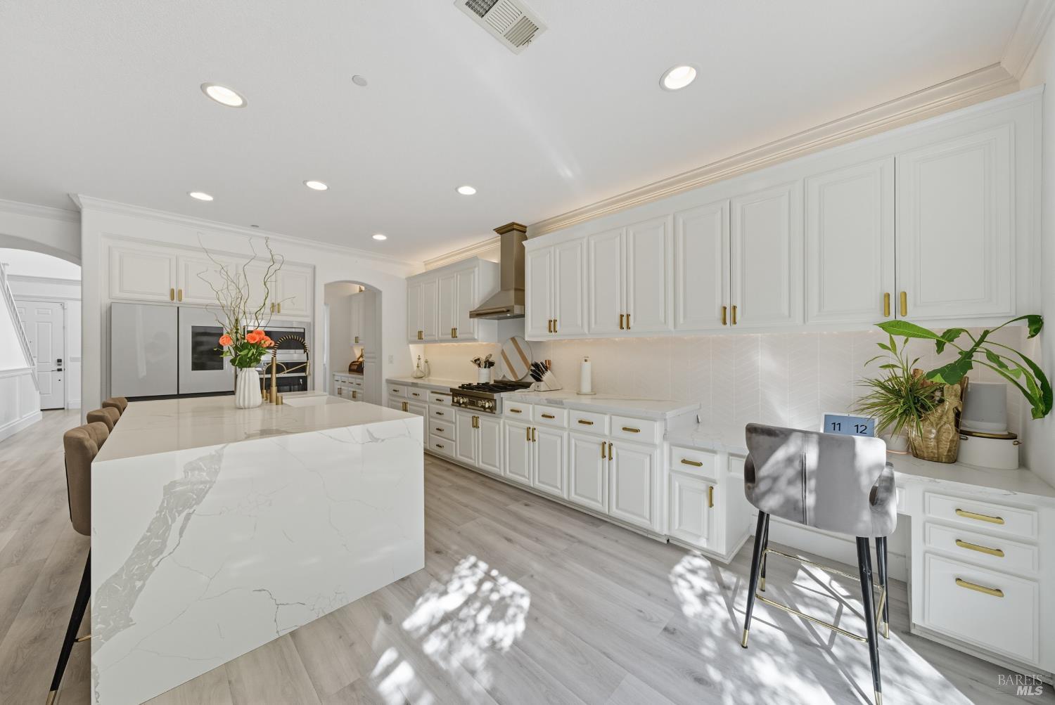 Detail Gallery Image 11 of 73 For 42 Waterbury Ln, Novato,  CA 94949 - 3 Beds | 2/1 Baths