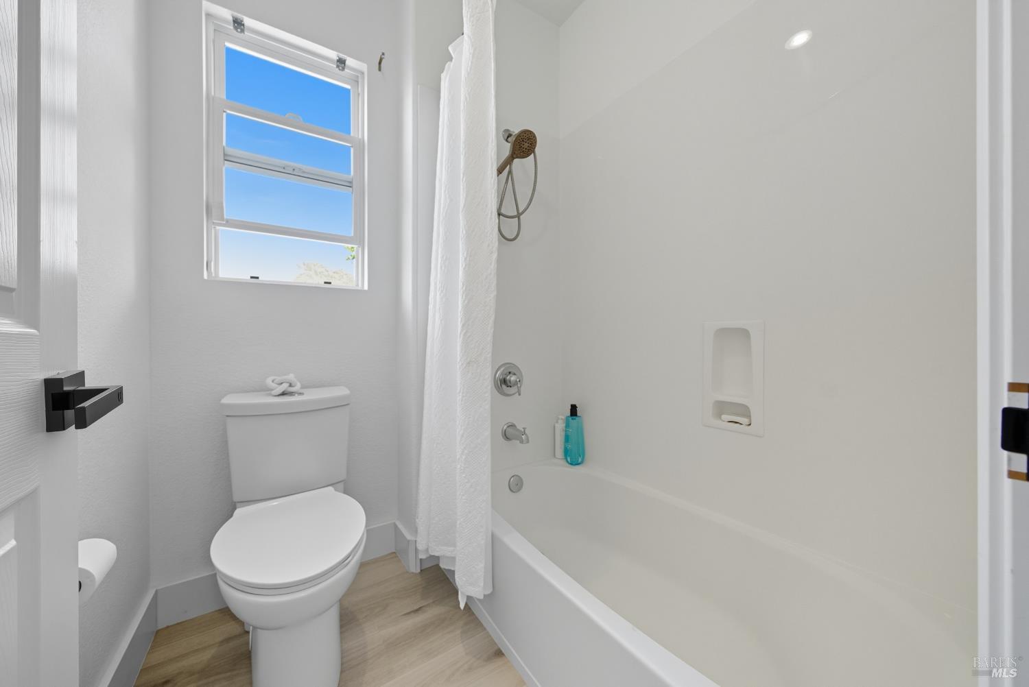 Detail Gallery Image 62 of 73 For 42 Waterbury Ln, Novato,  CA 94949 - 3 Beds | 2/1 Baths