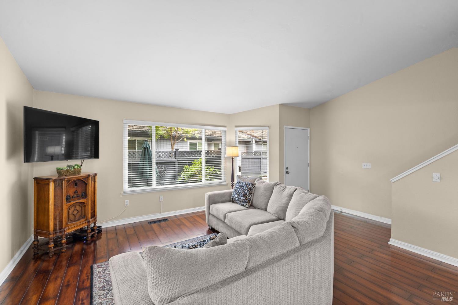 Detail Gallery Image 14 of 27 For 5032 Country Club Dr, Rohnert Park,  CA 94928 - 2 Beds | 1/1 Baths