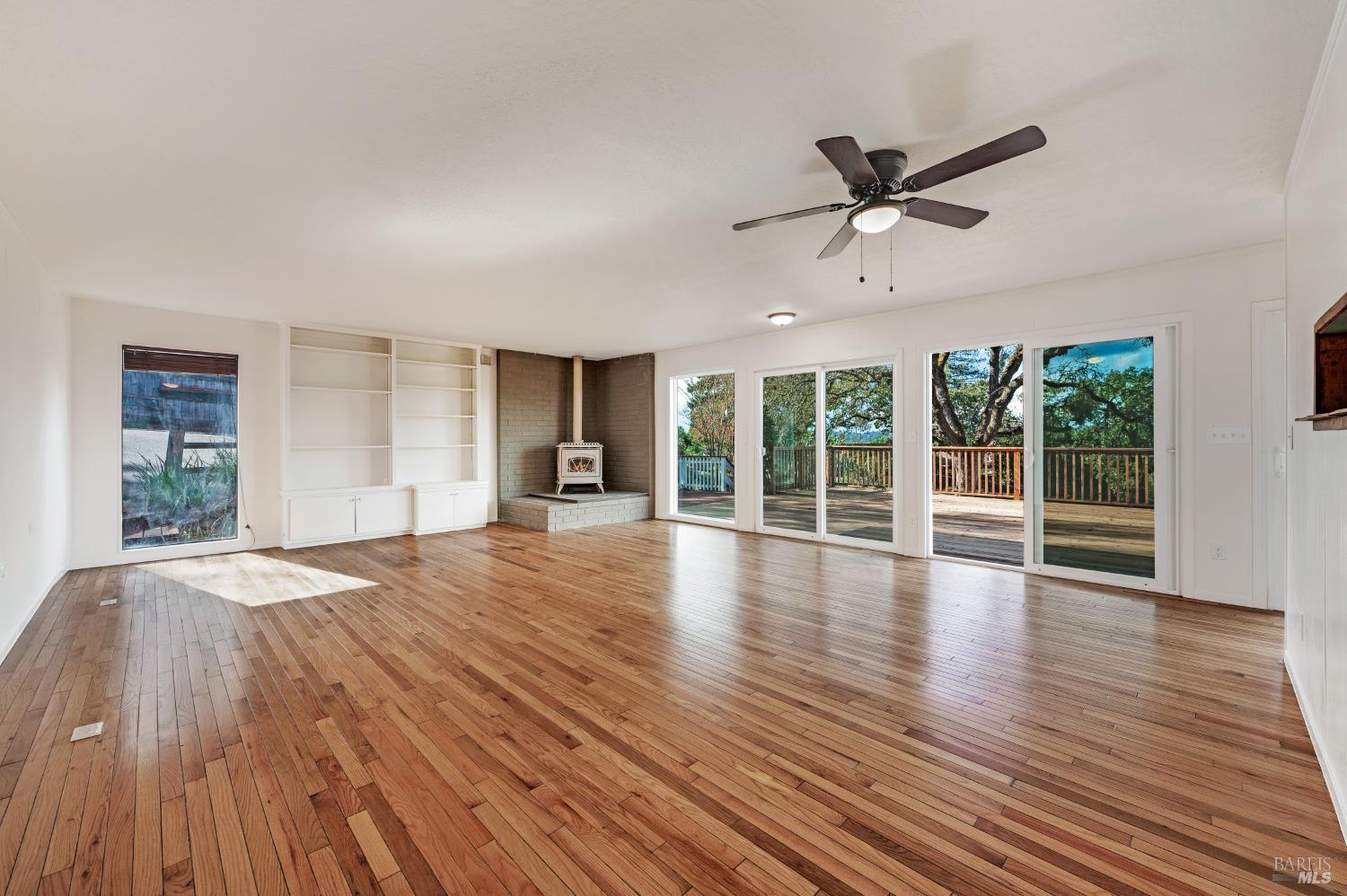 Detail Gallery Image 11 of 35 For 5550 Pepperwood Rd, Santa Rosa,  CA 95409 - 2 Beds | 2 Baths