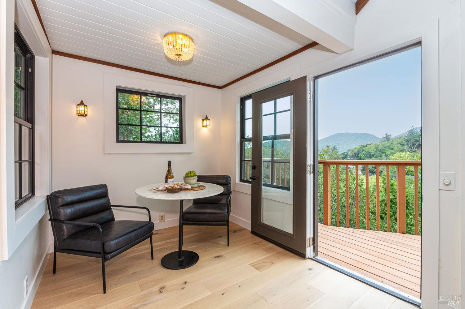 Detail Gallery Image 10 of 52 For 63 Bay Rd, Fairfax,  CA 94930 - 4 Beds | 3 Baths