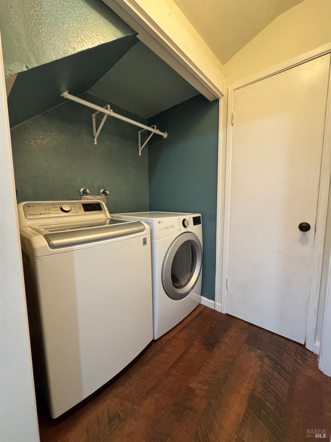 Detail Gallery Image 26 of 65 For 58 Scottsdale Way, Novato,  CA 94945 - 2 Beds | 1/1 Baths