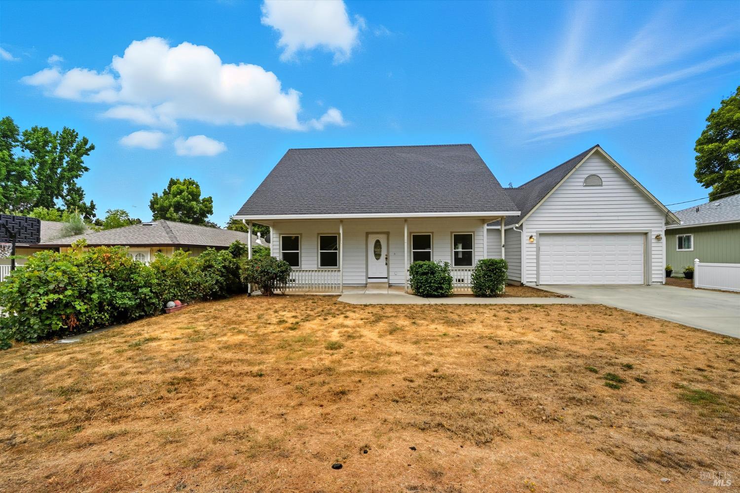 Detail Gallery Image 2 of 32 For 18231 Deer Hollow Rd, Hidden Valley Lake,  CA 95467 - 3 Beds | 2 Baths