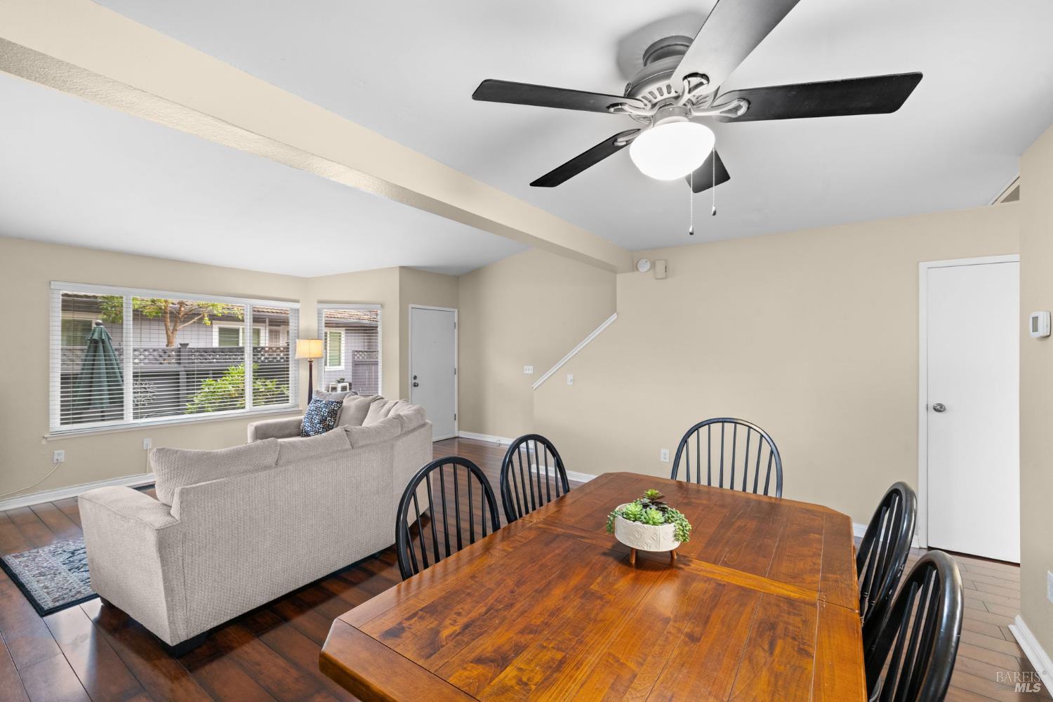 Detail Gallery Image 12 of 27 For 5032 Country Club Dr, Rohnert Park,  CA 94928 - 2 Beds | 1/1 Baths