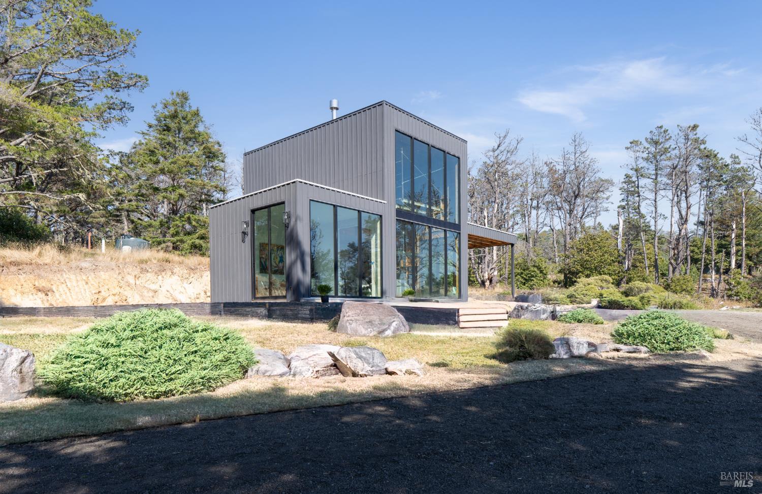 Detail Gallery Image 9 of 34 For 30101 S Hwy 1 Unkn, Gualala,  CA 95445 - 1 Beds | 1 Baths