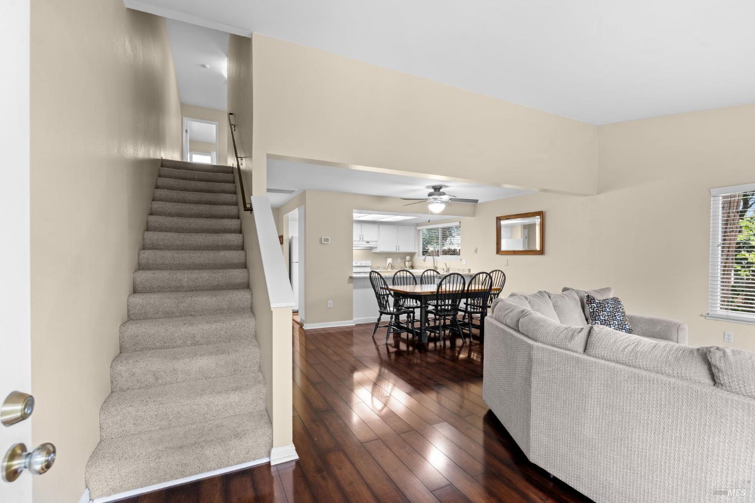 Detail Gallery Image 16 of 27 For 5032 Country Club Dr, Rohnert Park,  CA 94928 - 2 Beds | 1/1 Baths