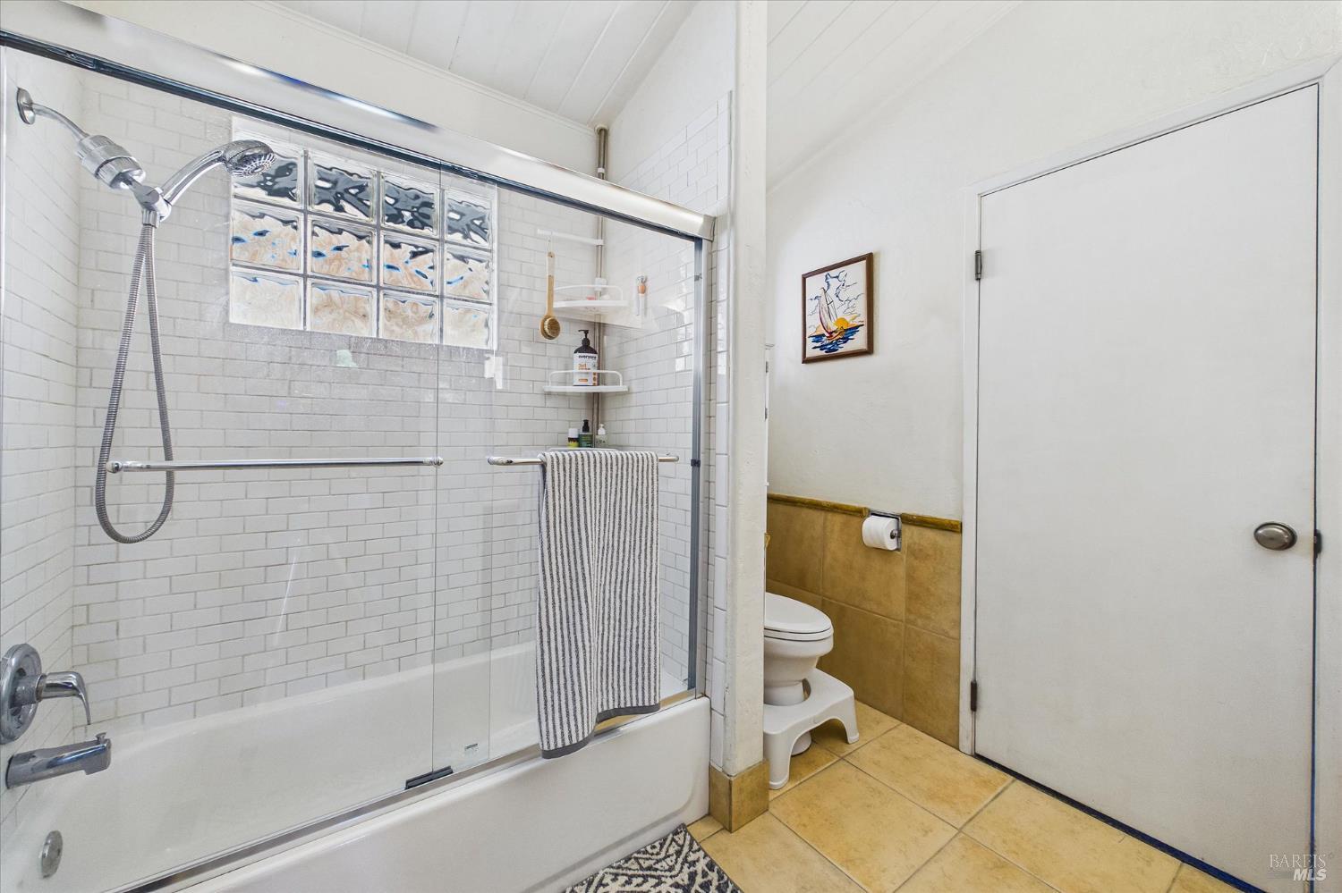 Detail Gallery Image 20 of 31 For 2305 Harris St, Eureka,  CA 95503 - 3 Beds | 2 Baths