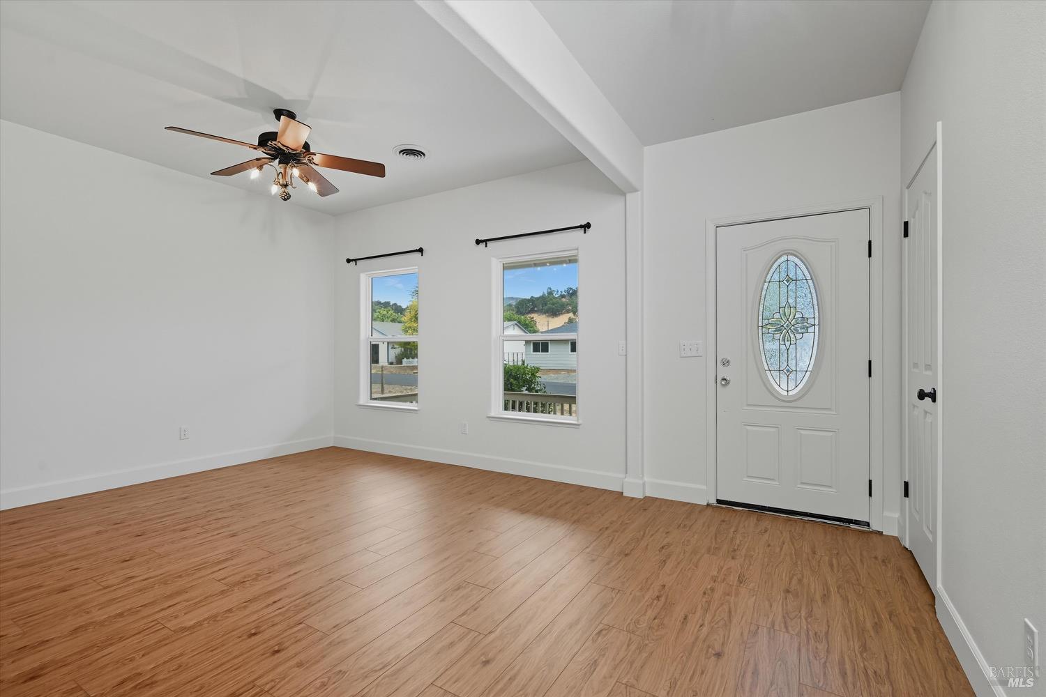 Detail Gallery Image 4 of 32 For 18231 Deer Hollow Rd, Hidden Valley Lake,  CA 95467 - 3 Beds | 2 Baths