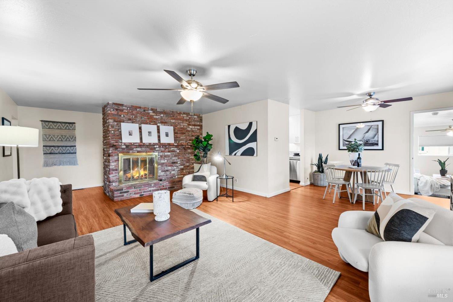 Detail Gallery Image 4 of 39 For 3350 Linda Vista Ave, Napa,  CA 94558 - 3 Beds | 2 Baths