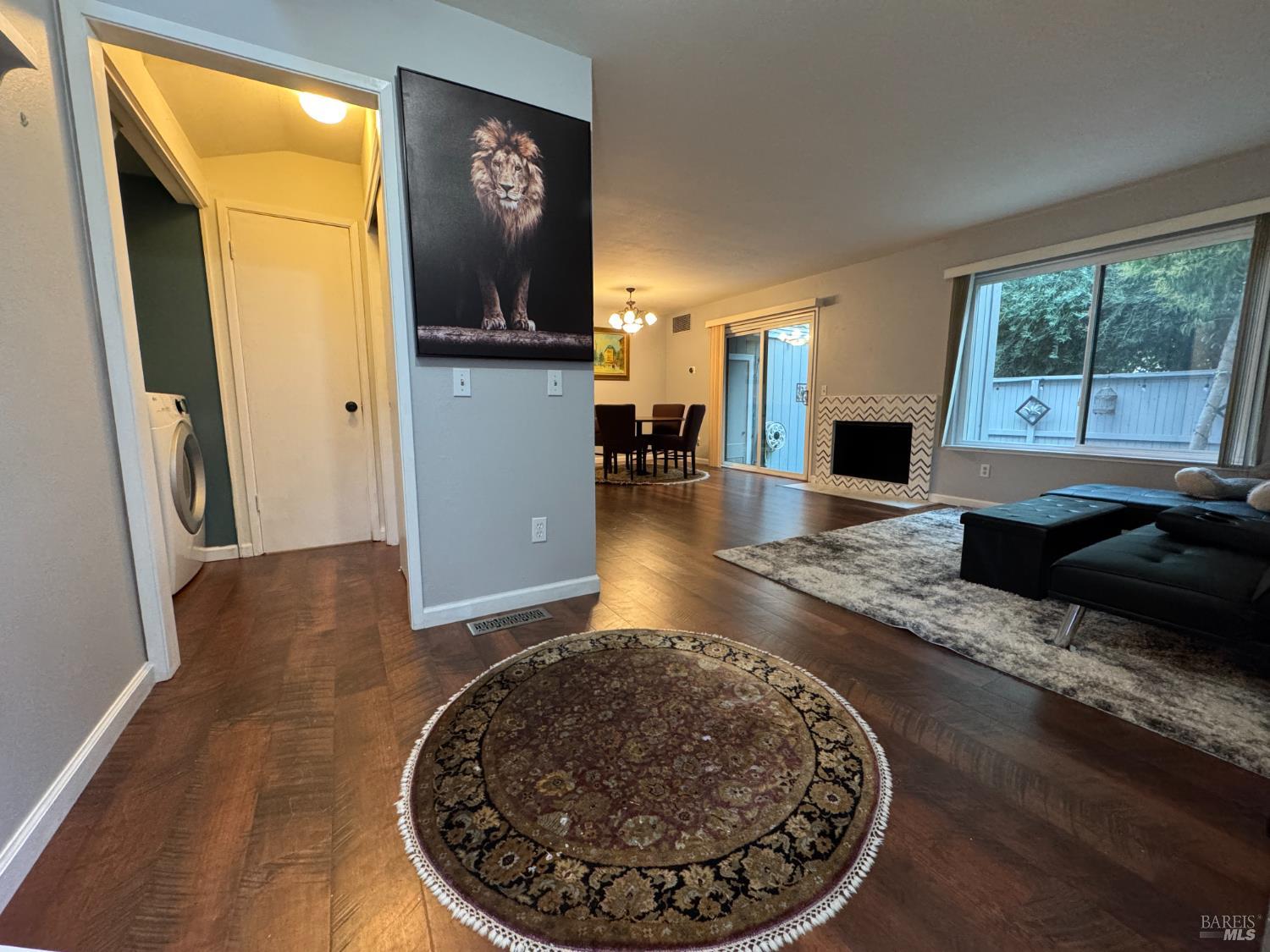 Detail Gallery Image 5 of 65 For 58 Scottsdale Way, Novato,  CA 94945 - 2 Beds | 1/1 Baths