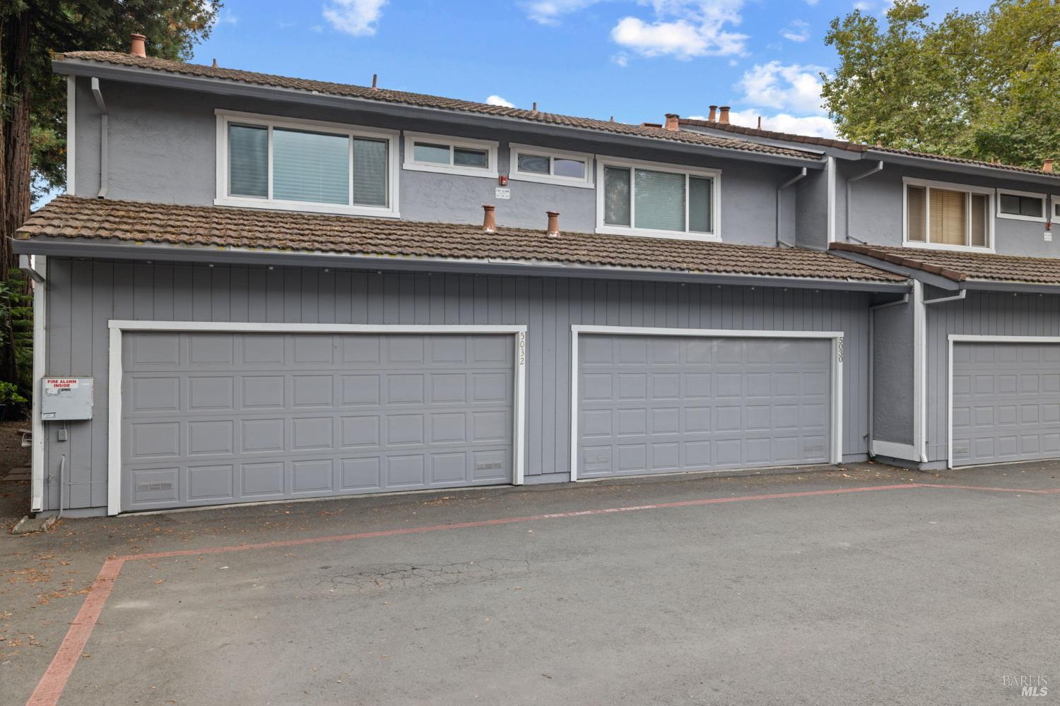 Detail Gallery Image 4 of 27 For 5032 Country Club Dr, Rohnert Park,  CA 94928 - 2 Beds | 1/1 Baths