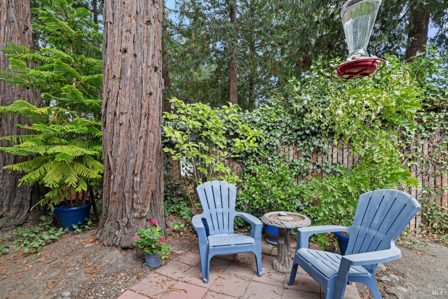 Detail Gallery Image 5 of 27 For 5032 Country Club Dr, Rohnert Park,  CA 94928 - 2 Beds | 1/1 Baths