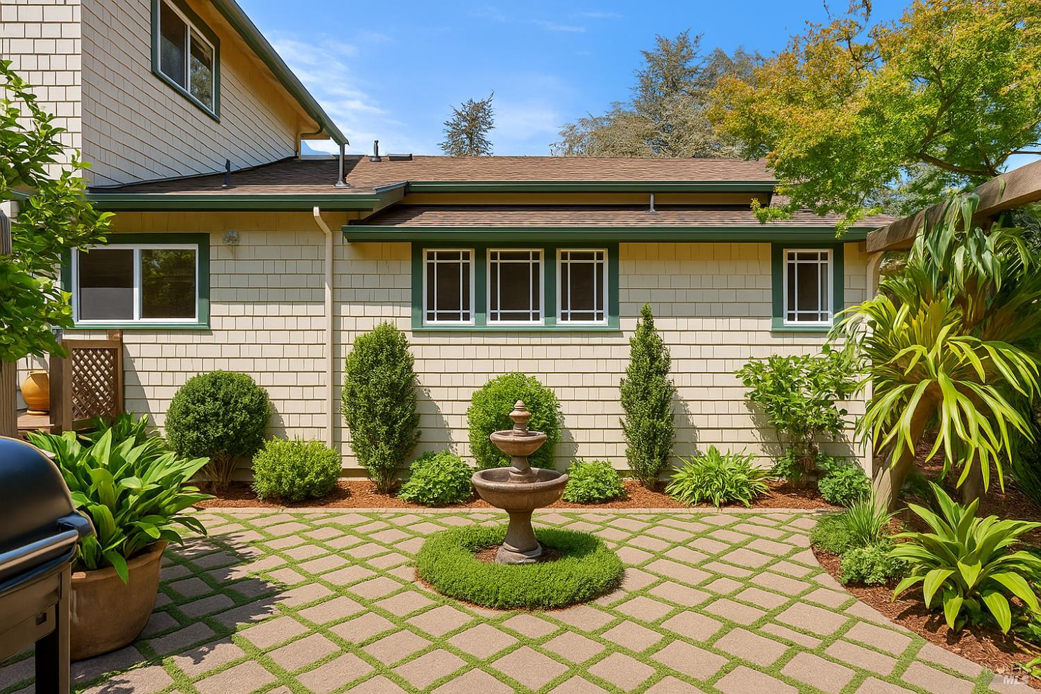 Detail Gallery Image 36 of 41 For 95 Florence Ave, San Anselmo,  CA 94960 - 4 Beds | 3/1 Baths