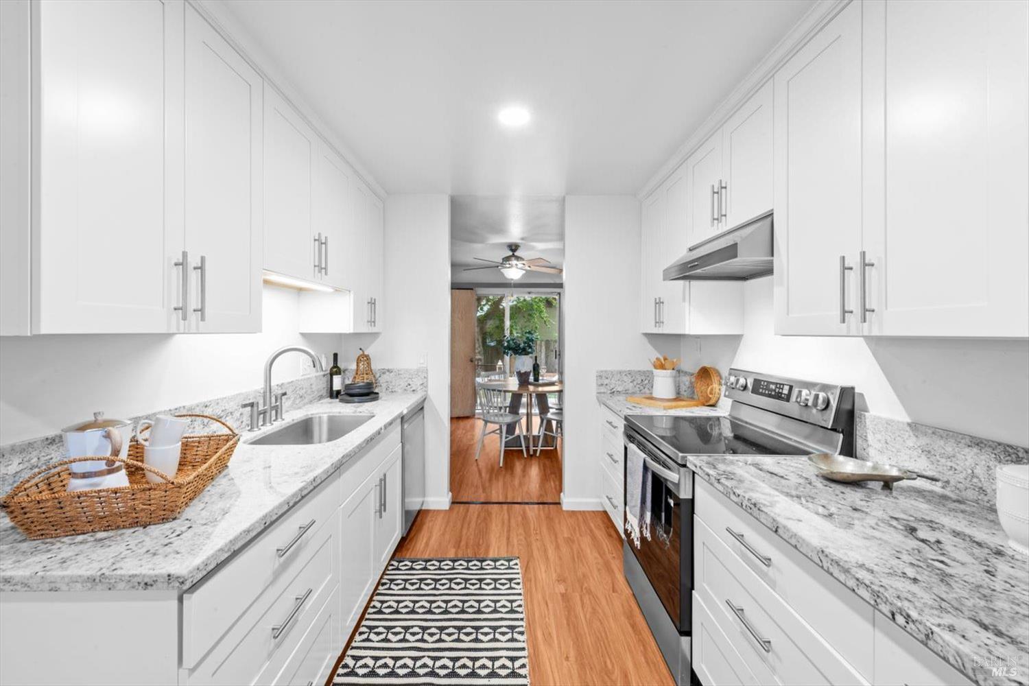 Front Image Thumbnail for BA325086712