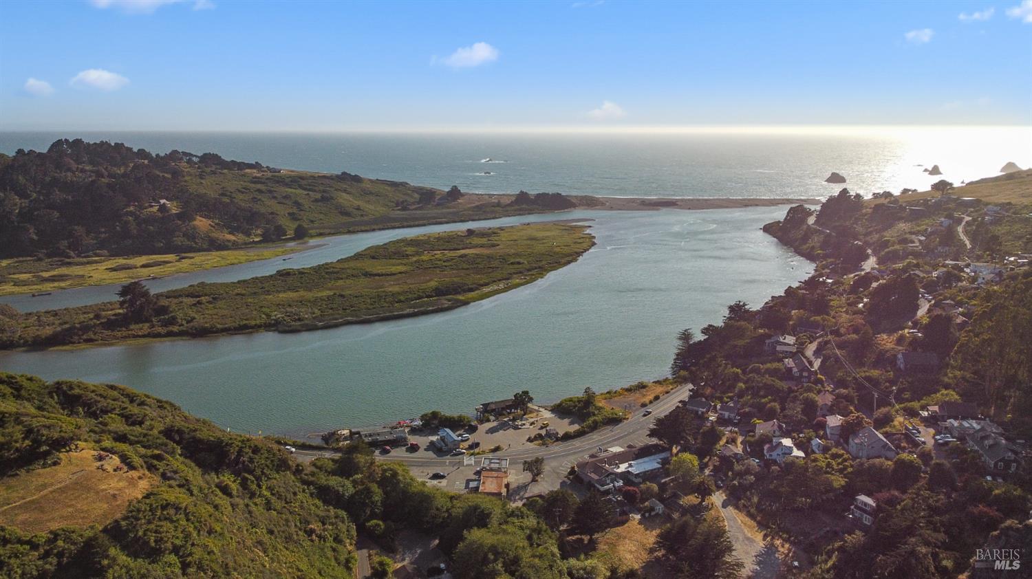 Detail Gallery Image 3 of 51 For 10400 Coast Highway Hwy, Jenner,  CA 95450 - – Beds | – Baths