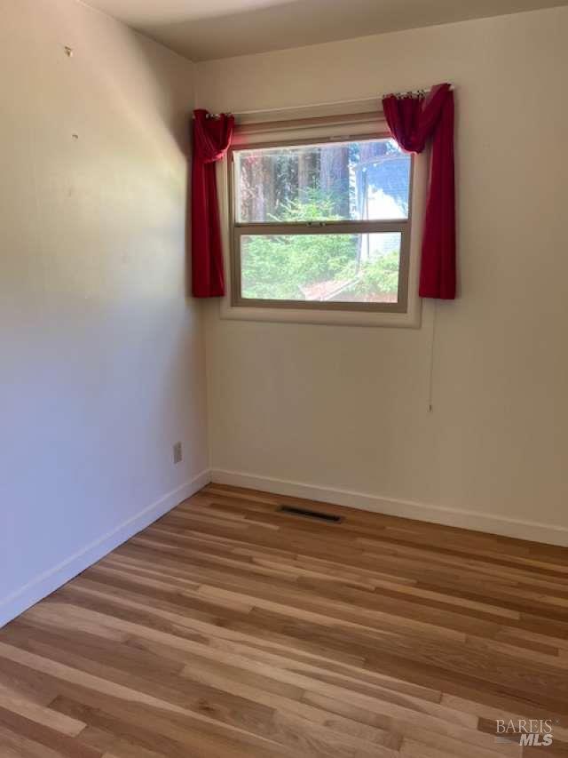 Detail Gallery Image 12 of 20 For 32551 Mill Creek Dr, Fort Bragg,  CA 95437 - 3 Beds | 2 Baths