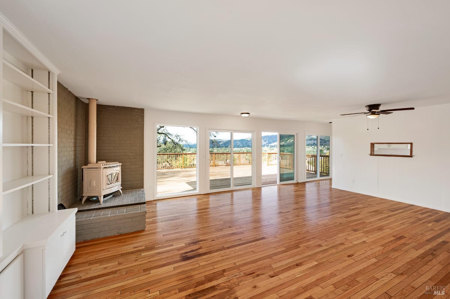 Detail Gallery Image 10 of 35 For 5550 Pepperwood Rd, Santa Rosa,  CA 95409 - 2 Beds | 2 Baths