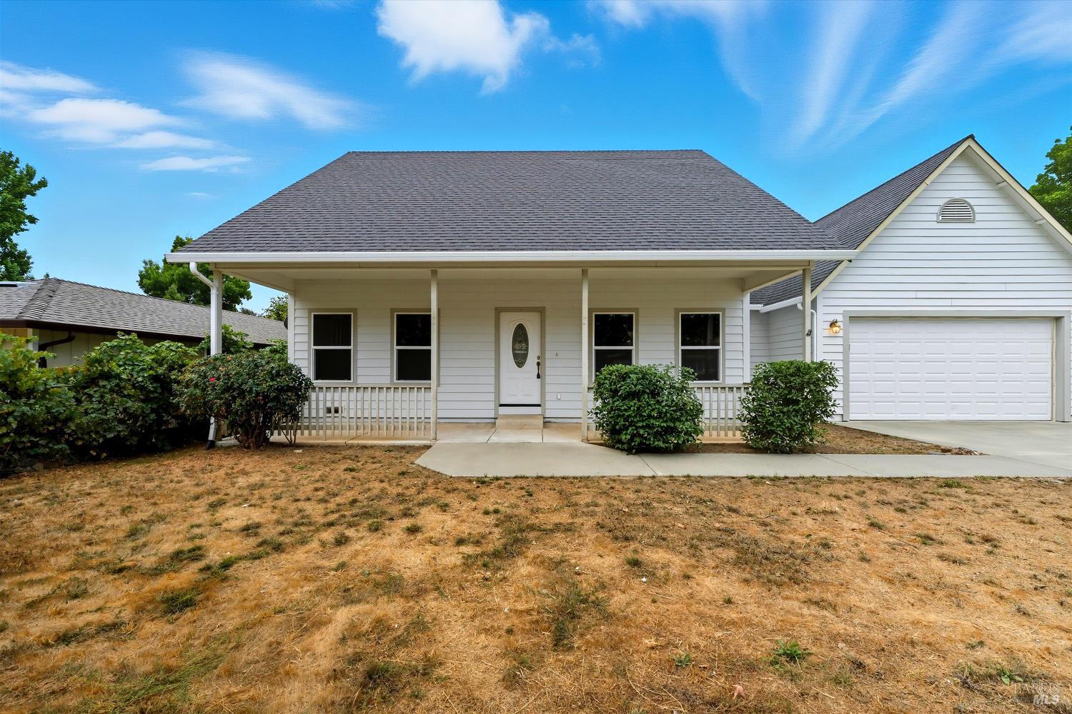 Detail Gallery Image 3 of 32 For 18231 Deer Hollow Rd, Hidden Valley Lake,  CA 95467 - 3 Beds | 2 Baths