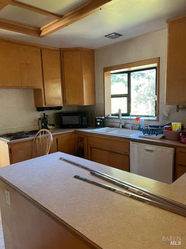 Detail Gallery Image 6 of 20 For 32551 Mill Creek Dr, Fort Bragg,  CA 95437 - 3 Beds | 2 Baths