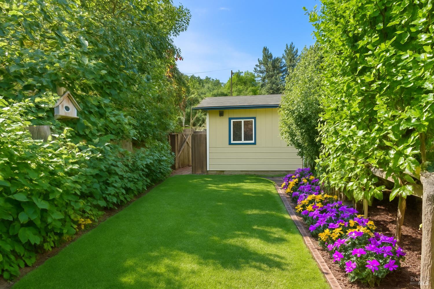 Detail Gallery Image 31 of 41 For 95 Florence Ave, San Anselmo,  CA 94960 - 4 Beds | 3/1 Baths