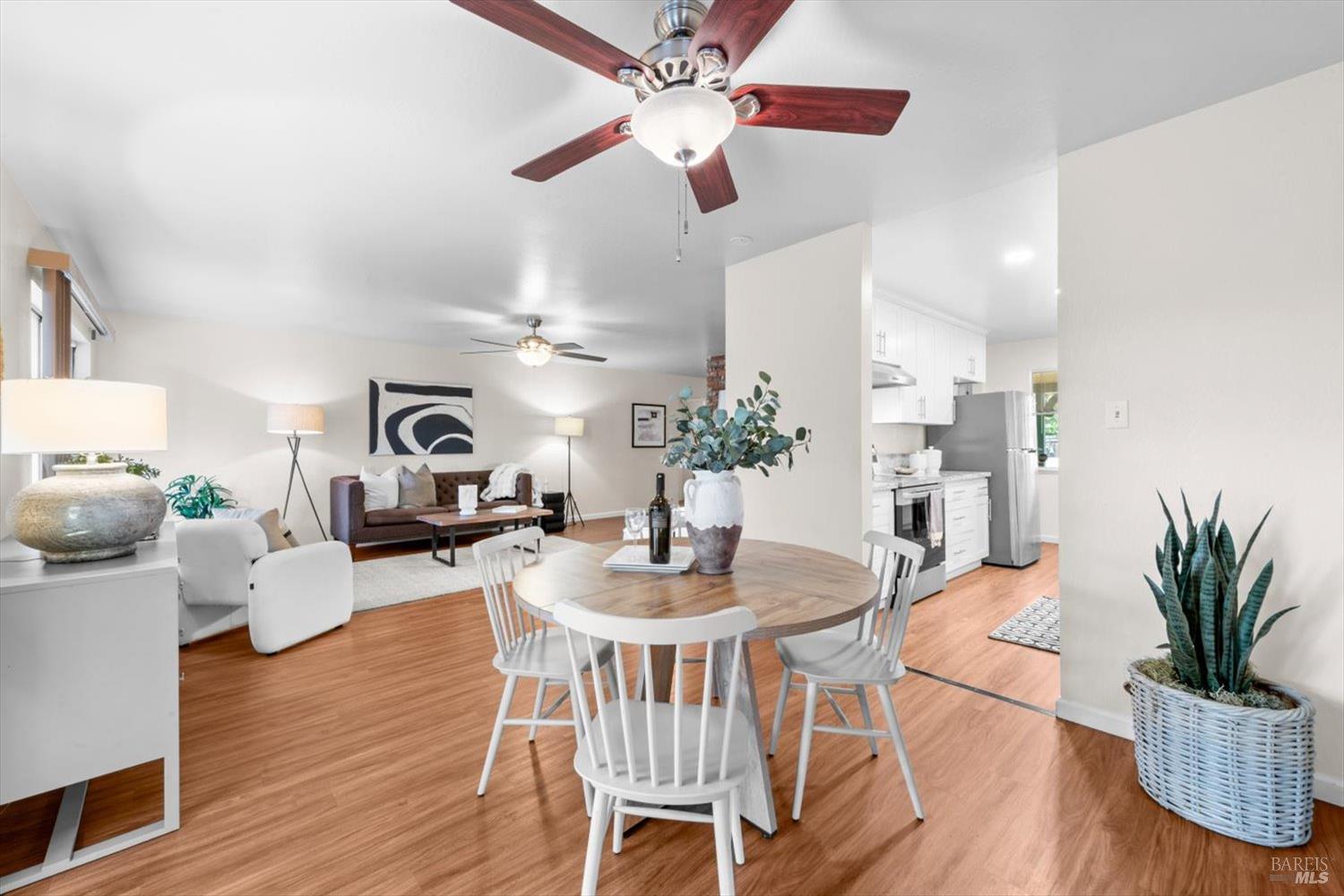 Detail Gallery Image 13 of 39 For 3350 Linda Vista Ave, Napa,  CA 94558 - 3 Beds | 2 Baths