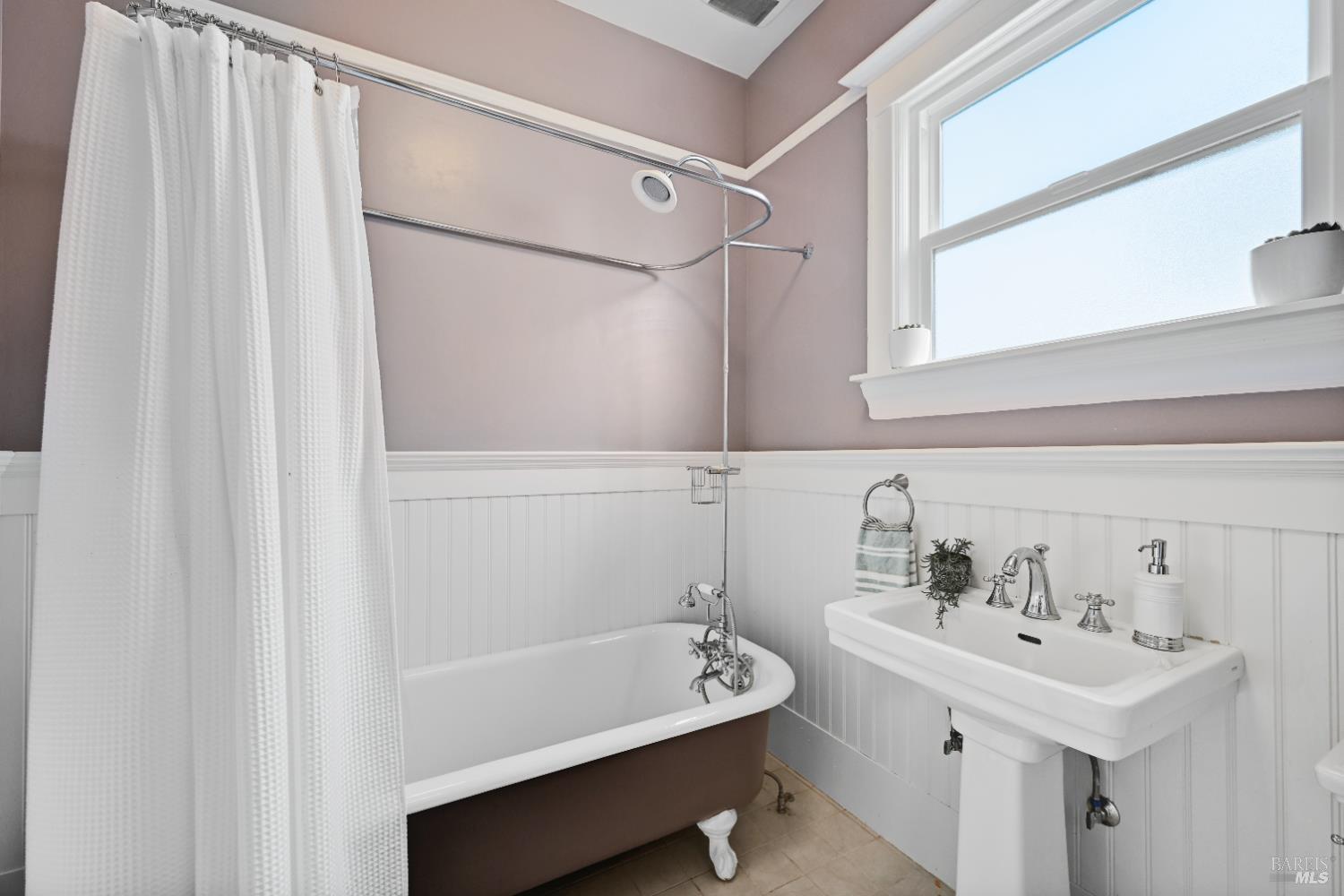 Detail Gallery Image 33 of 65 For 1117 Hearst Ave, Berkeley,  CA 94702 - 3 Beds | 2 Baths