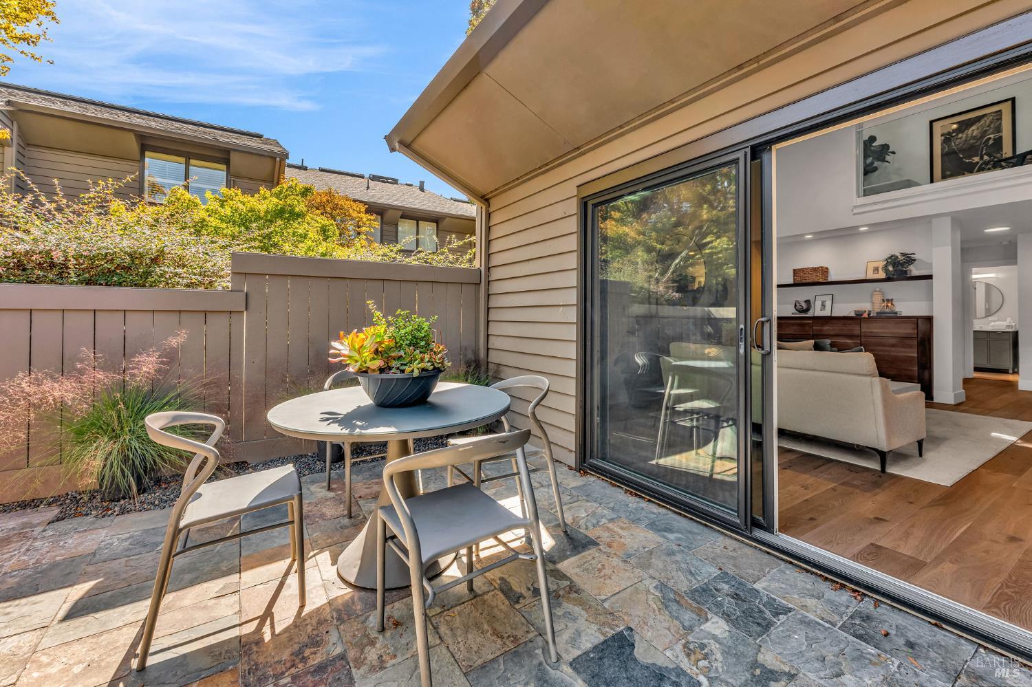 Detail Gallery Image 33 of 47 For 33 Willow Ln, Sausalito,  CA 94965 - 2 Beds | 2 Baths