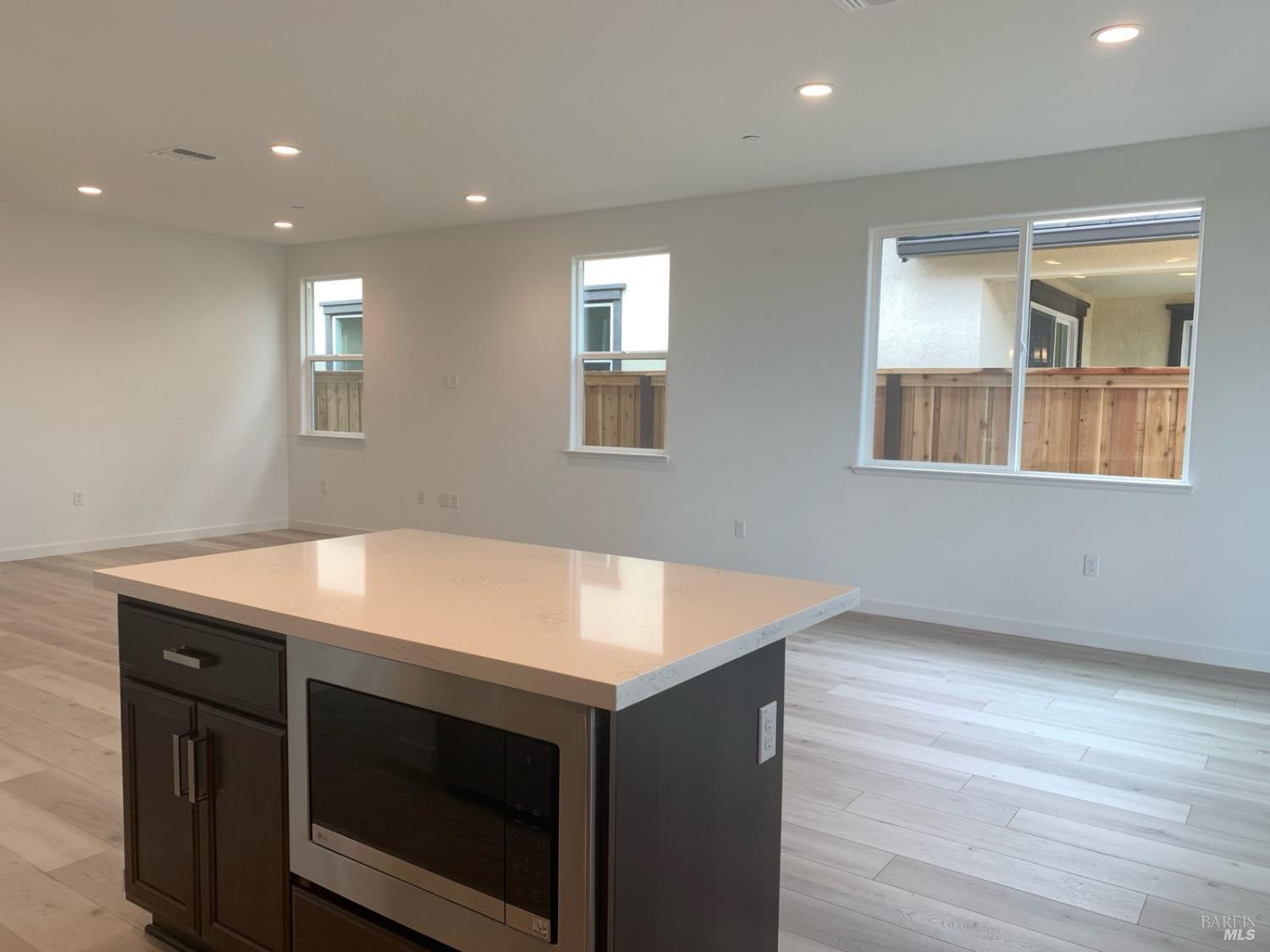 Detail Gallery Image 5 of 20 For 2666 Hopskotch St, Rio Vista,  CA 94571 - 2 Beds | 2 Baths