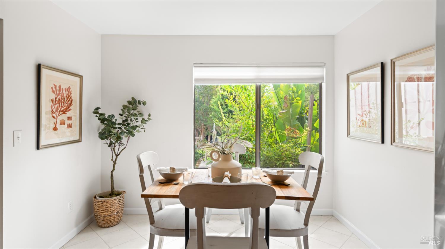 Detail Gallery Image 15 of 40 For 5 Charmaine Ct, Novato,  CA 94949 - 3 Beds | 2/1 Baths