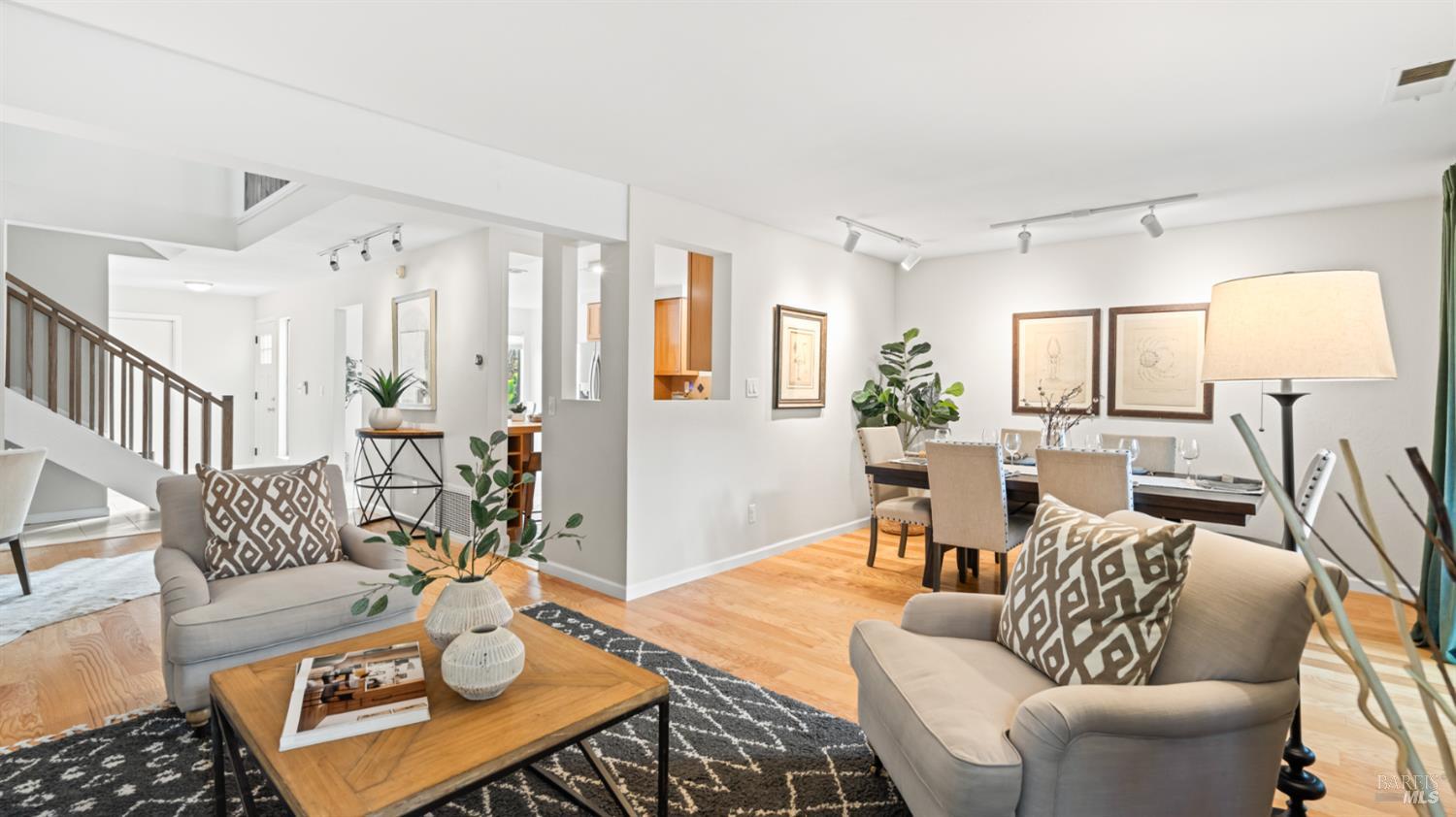 Detail Gallery Image 8 of 40 For 5 Charmaine Ct, Novato,  CA 94949 - 3 Beds | 2/1 Baths