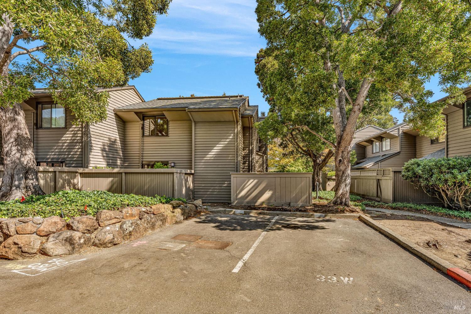 Detail Gallery Image 45 of 47 For 33 Willow Ln, Sausalito,  CA 94965 - 2 Beds | 2 Baths