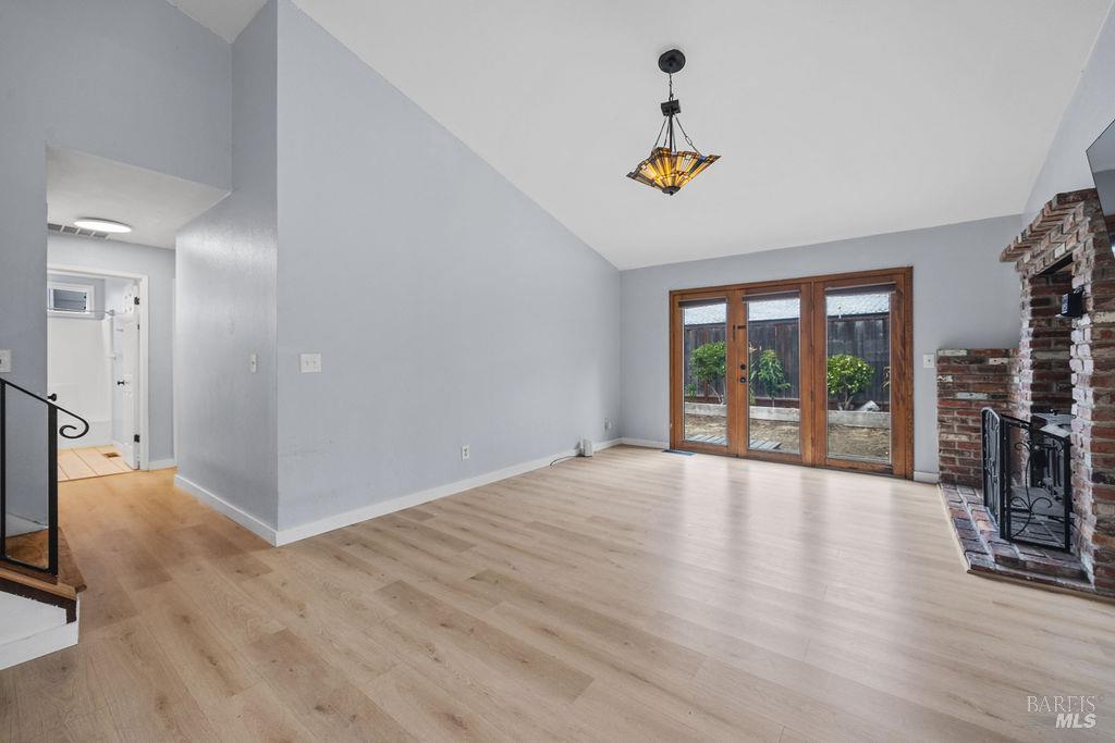 Detail Gallery Image 7 of 30 For 1374 Gaspar Ct, Rohnert Park,  CA 94928 - 3 Beds | 2 Baths