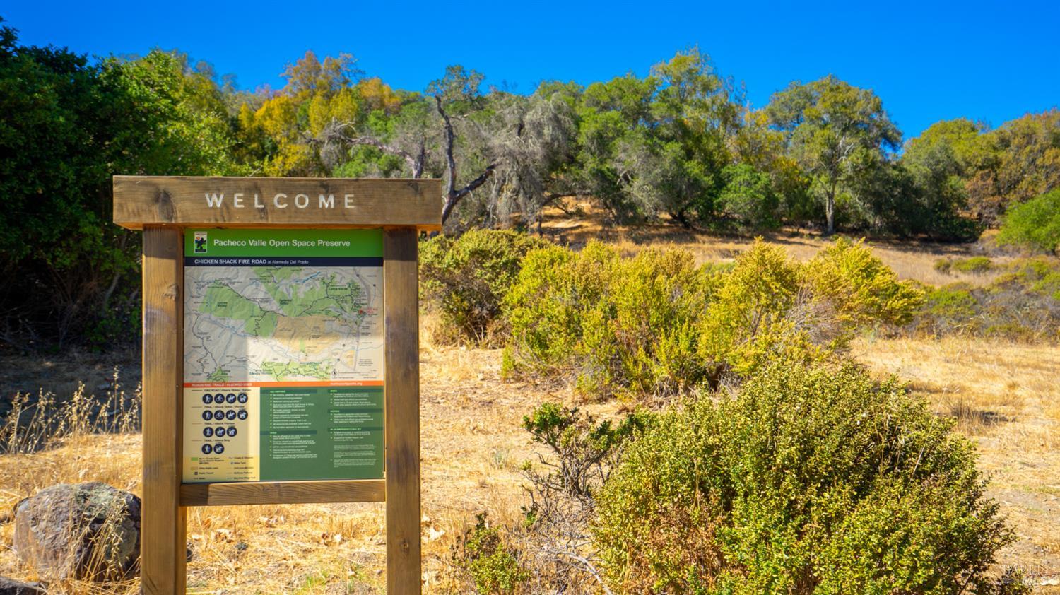 Detail Gallery Image 4 of 40 For 5 Charmaine Ct, Novato,  CA 94949 - 3 Beds | 2/1 Baths