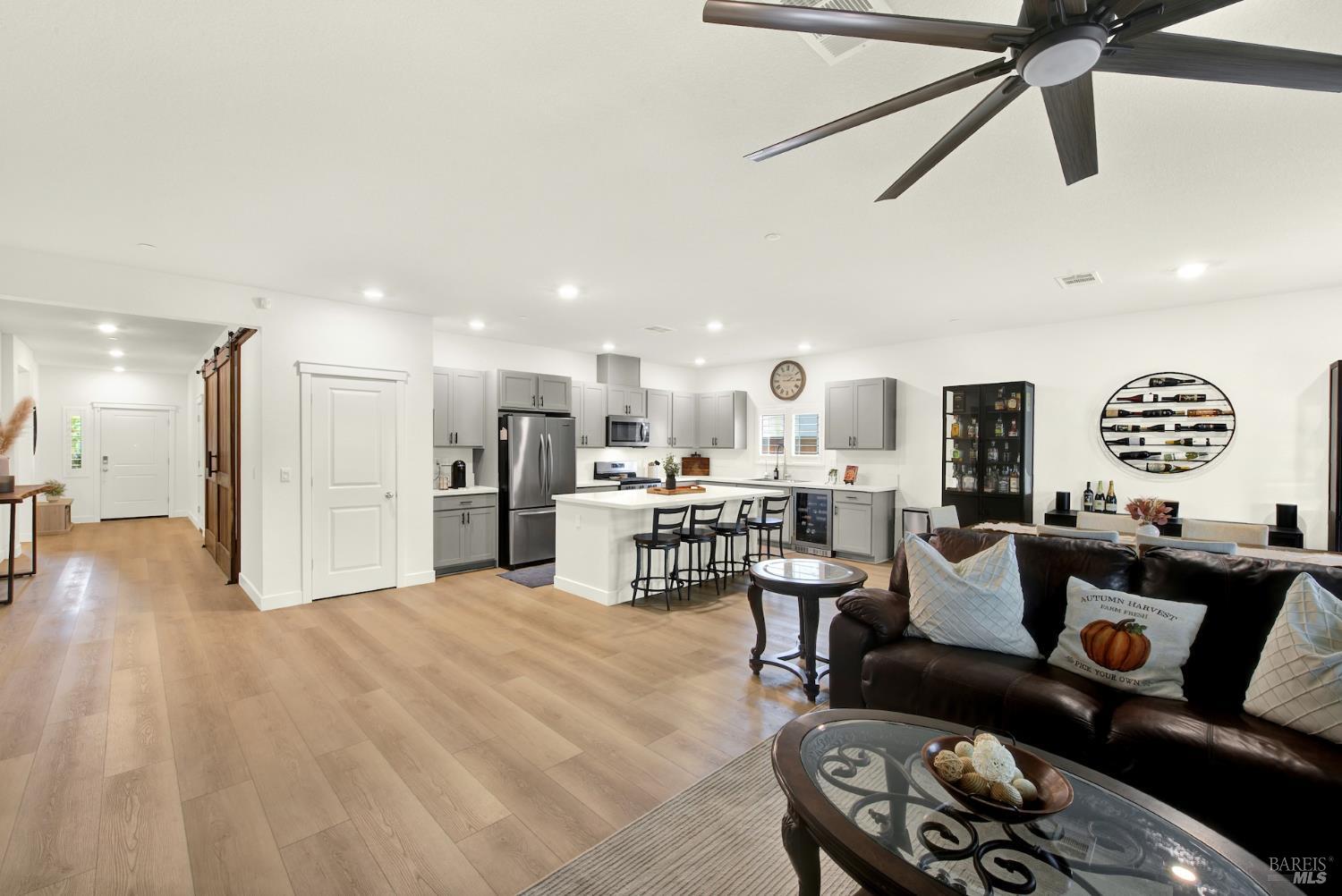 Detail Gallery Image 7 of 54 For 970 Camelia Dr, Dixon,  CA 95620 - 4 Beds | 2 Baths