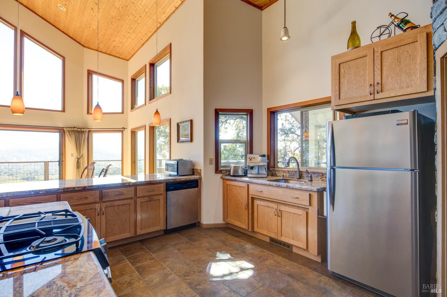 Detail Gallery Image 13 of 94 For 1280 W St. Hwy 20 St, Upper Lake,  CA 95485 - 2 Beds | 2 Baths