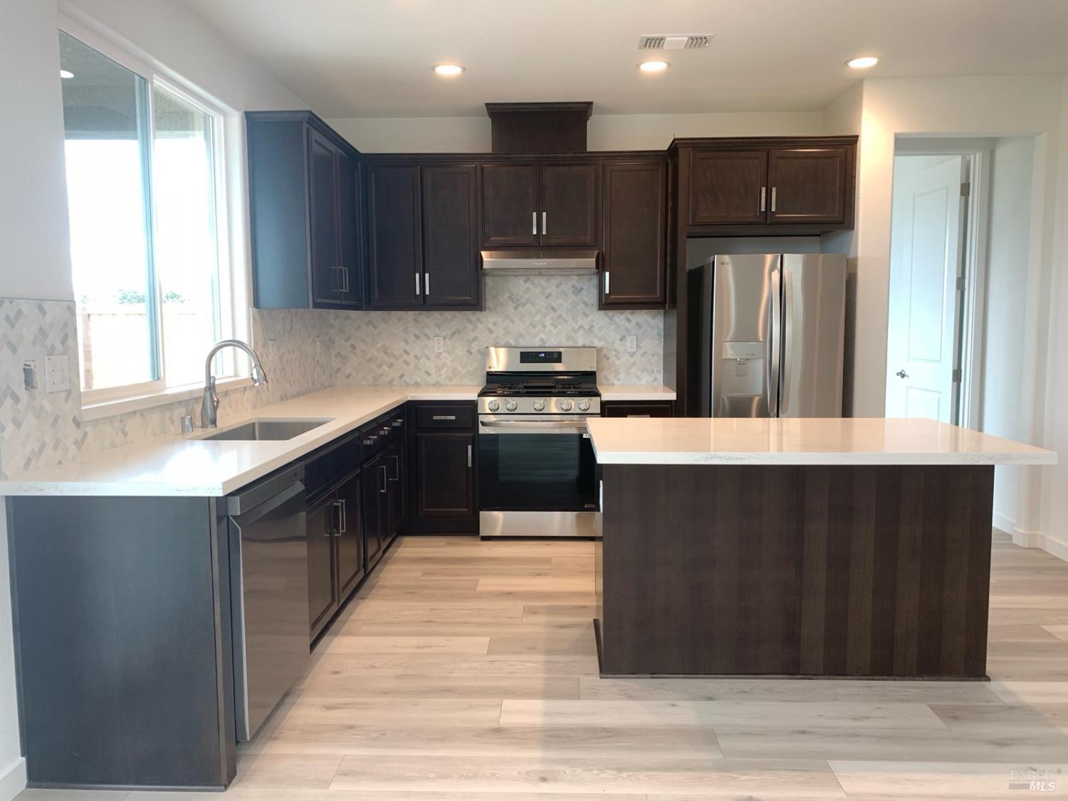 Detail Gallery Image 2 of 20 For 2666 Hopskotch St, Rio Vista,  CA 94571 - 2 Beds | 2 Baths