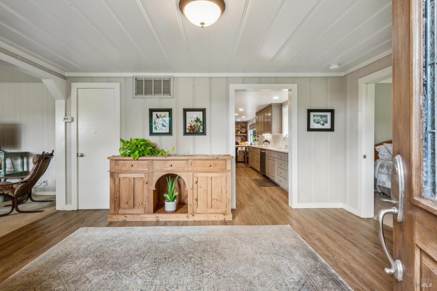 Detail Gallery Image 7 of 63 For 9760 Willow Ave, Cotati,  CA 94931 - 6 Beds | 4 Baths