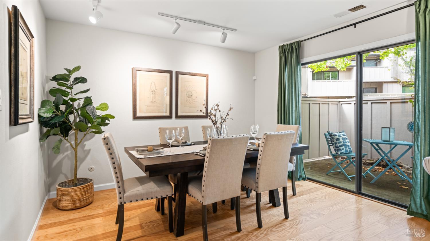 Detail Gallery Image 9 of 40 For 5 Charmaine Ct, Novato,  CA 94949 - 3 Beds | 2/1 Baths