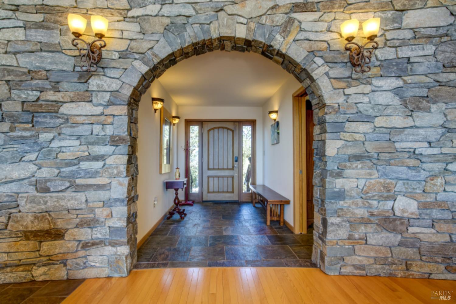 Detail Gallery Image 8 of 94 For 1280 W St. Hwy 20 St, Upper Lake,  CA 95485 - 2 Beds | 2 Baths